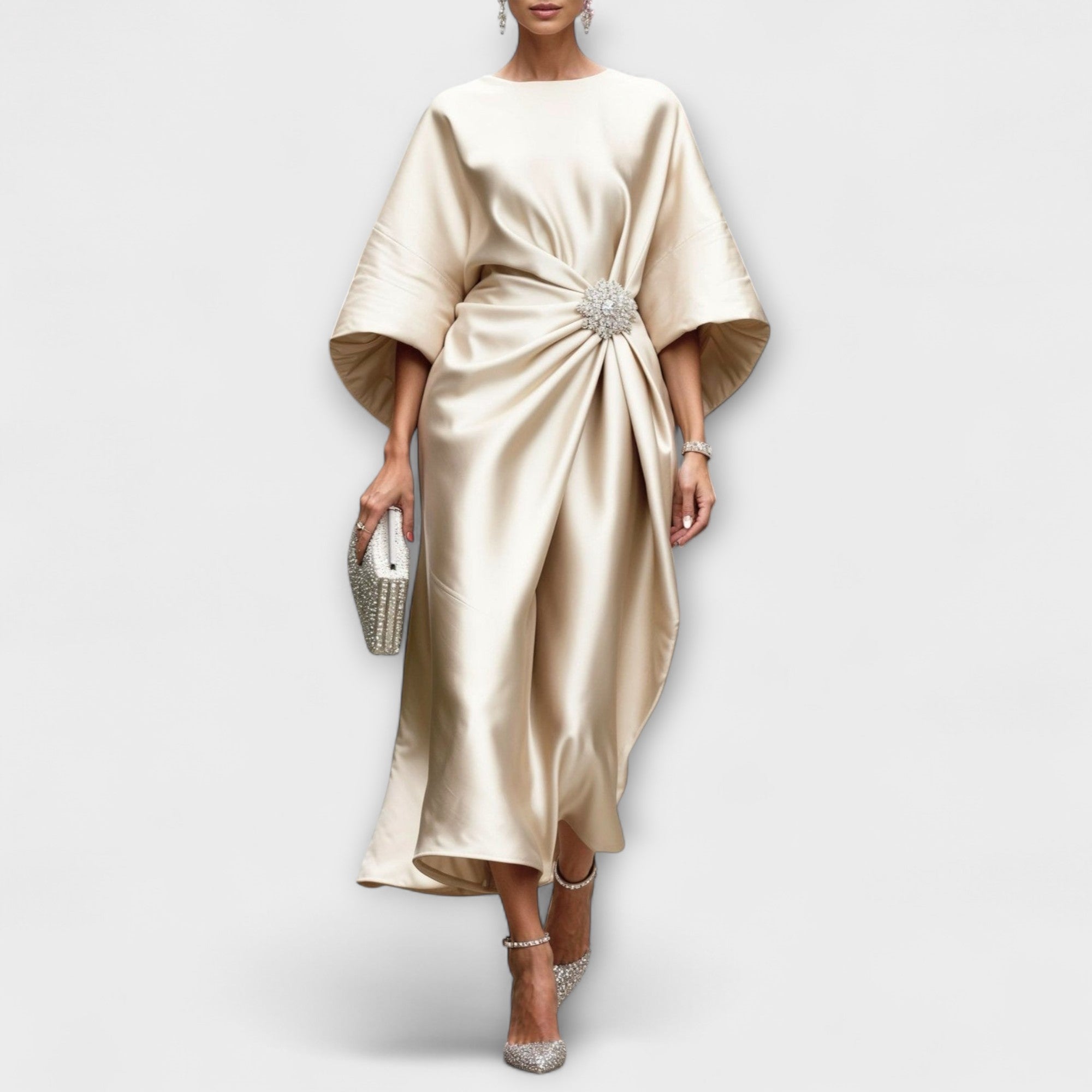 Luxusné saténové maxi šaty s leskom