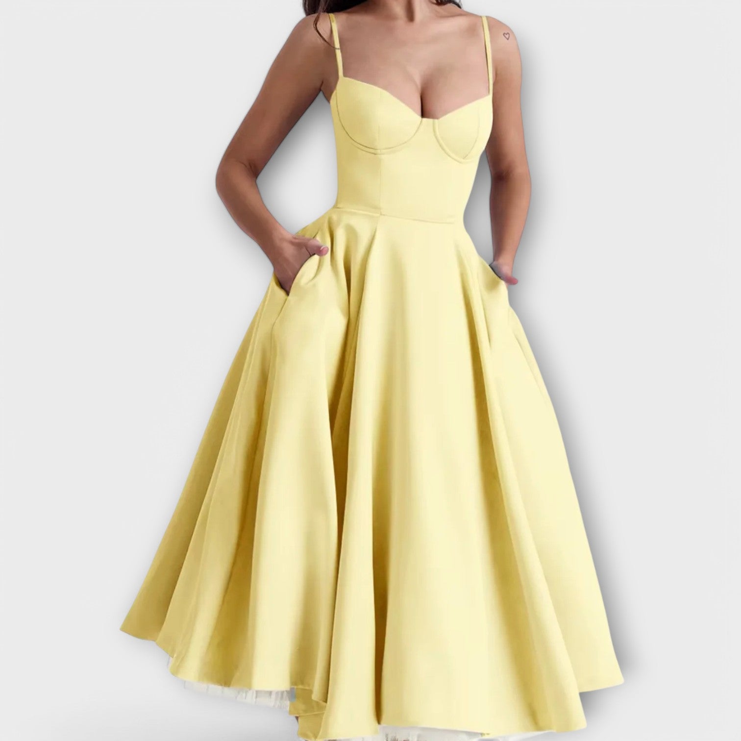 Mélie – Ľahké letné šaty s korzetovým detailom