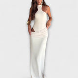 Minna - Zvádzajúce bezramenné šaty s výrezom