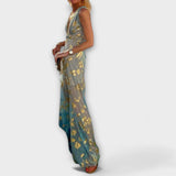 Odevy s V-výstrihom a detailmi z trblietok