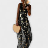 Odevy s V-výstrihom a detailmi z trblietok